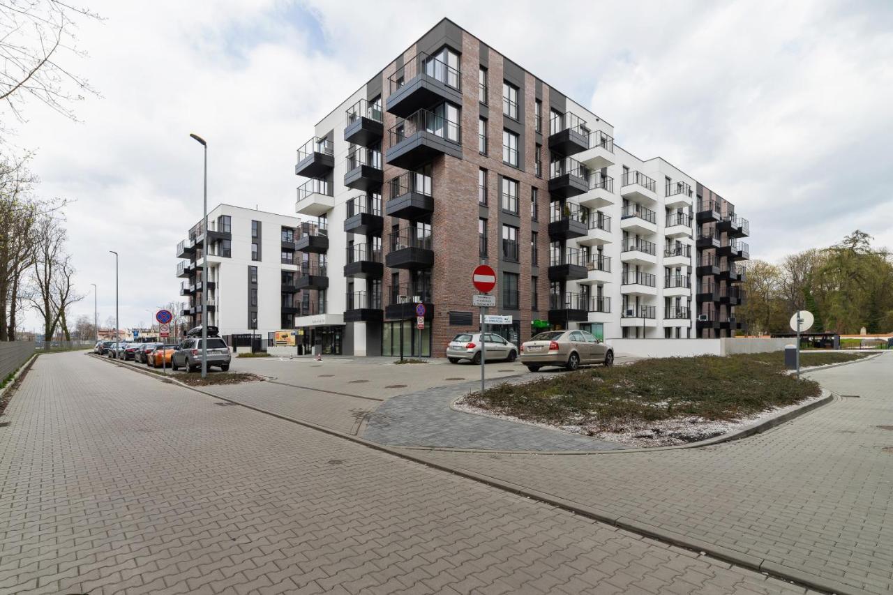 Movie Jacuzzi Apartment At The Main Station By Noclegi Renters Cracóvia Exterior foto